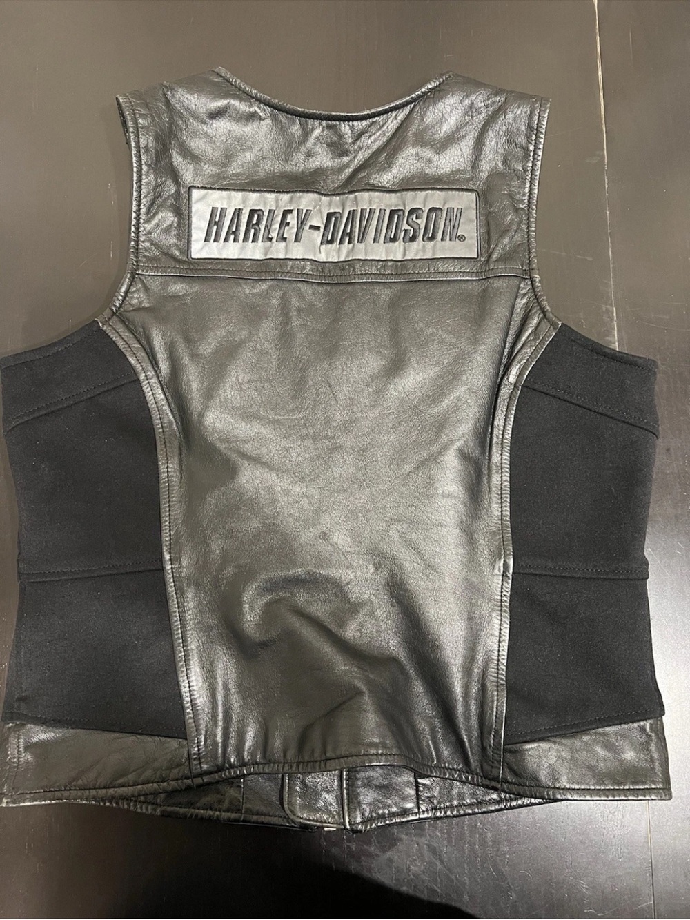 Harley Davidson Leather Vest Woman Medium Black V Neck Sleeveless Snap RARE!